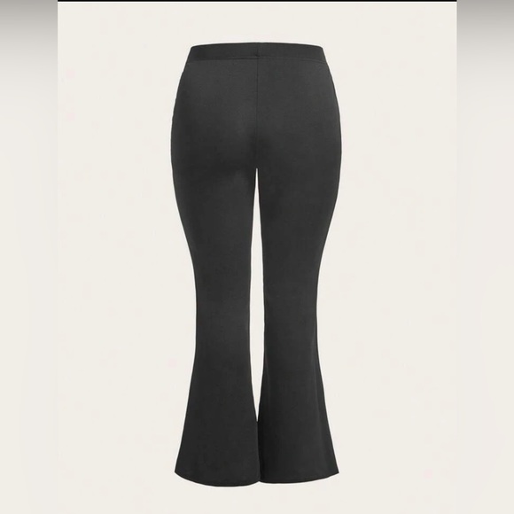 SHEIN| Plus Contrast Mesh Flare Pants - Picture 2 of 3